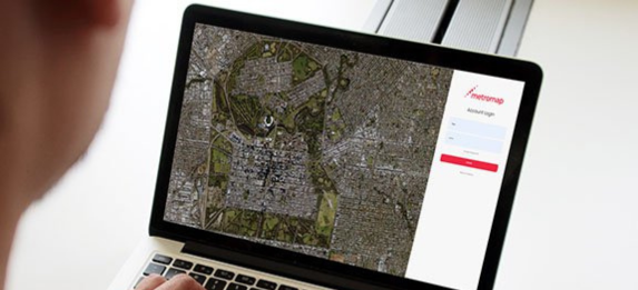 SCREEN WITH METROMAP